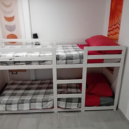 Room In Historical City Centre With Private Bathroom Катания Екстериор снимка