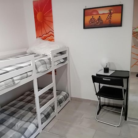 Room In Historical City Centre With Private Bathroom Катания Екстериор снимка