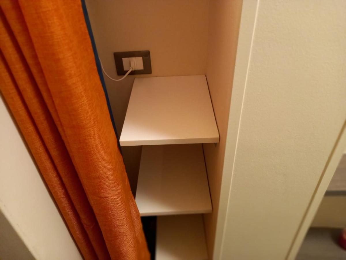 Room In Historical City Centre With Private Bathroom Катания Екстериор снимка