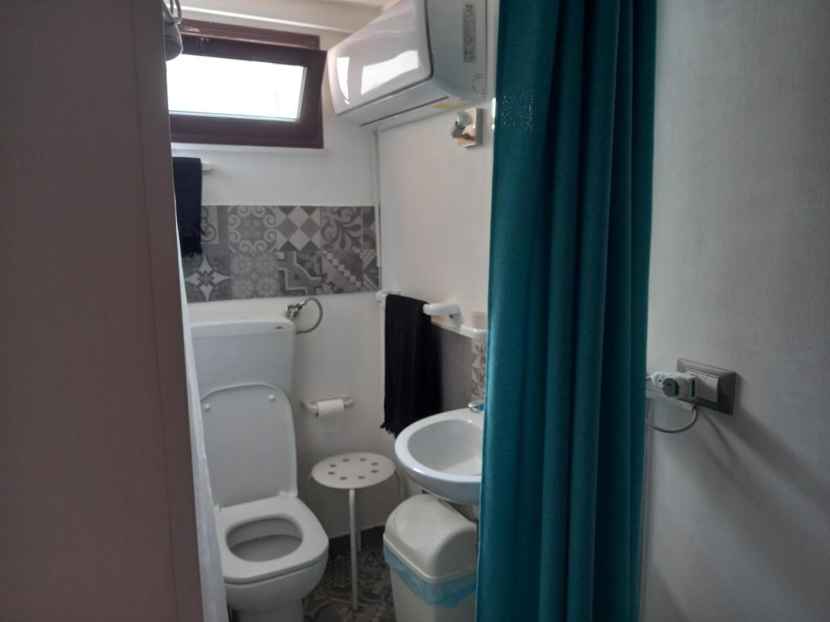 Room In Historical City Centre With Private Bathroom Катания Екстериор снимка
