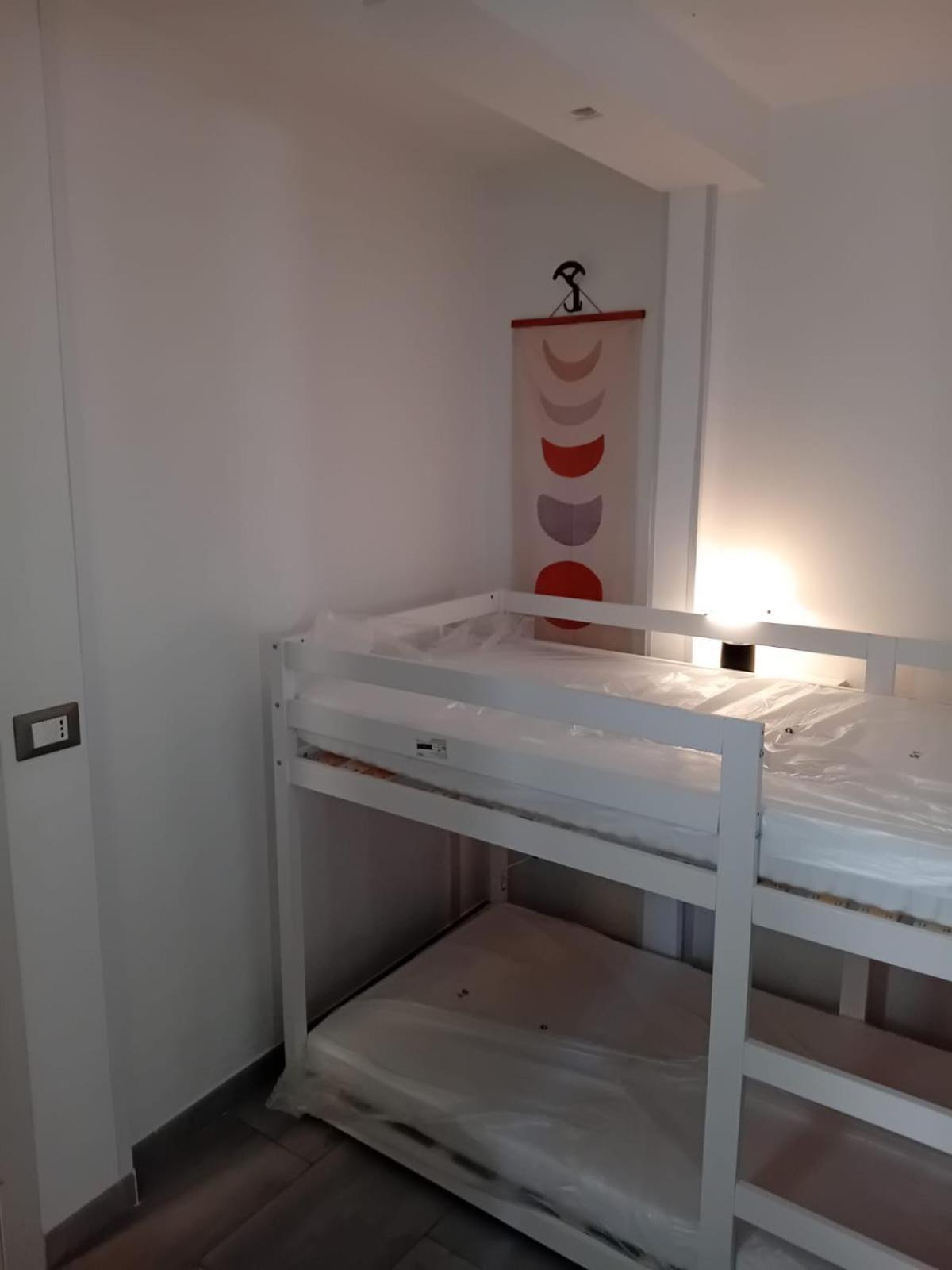 Room In Historical City Centre With Private Bathroom Катания Екстериор снимка